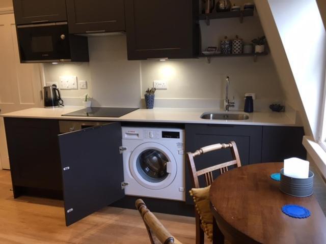 Beautiful Bath Apartment In Central Milsom Street Exterior photo