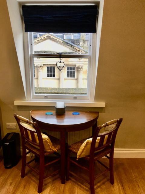 Beautiful Bath Apartment In Central Milsom Street Exterior photo