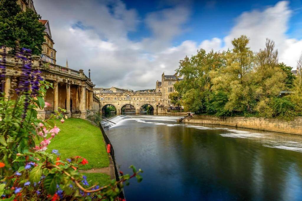 Beautiful Bath Apartment In Central Milsom Street Exterior photo